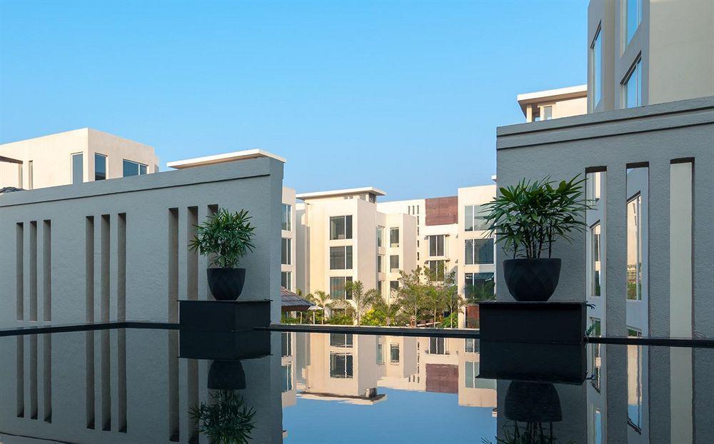 Hard Rock Hotel Goa Calangute Extérieur photo Residential buildings in the community