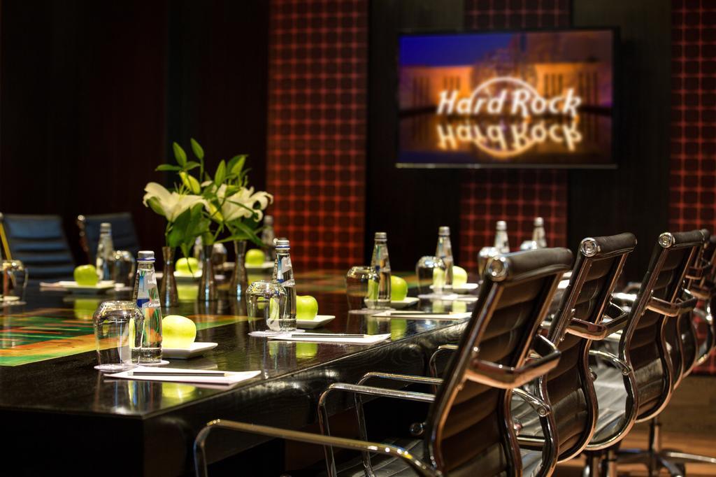 Hard Rock Hotel Goa Calangute Extérieur photo The Rock Shop